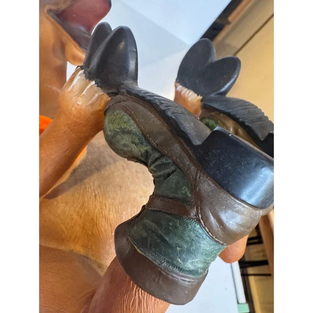 Funny Hunting Deer Wine Bottle Holder Hunter Deer Figurine Bar Decor Cabin Lodge